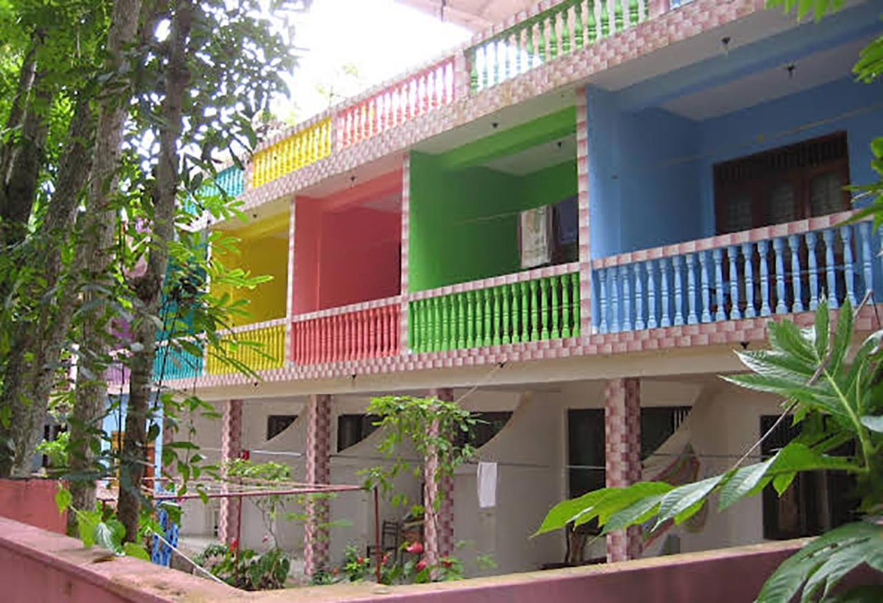 Hotel Santis ฮิกคาดูวา ภายนอก รูปภาพ